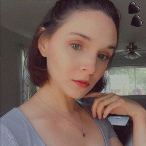 Meet your Posher, Desiree